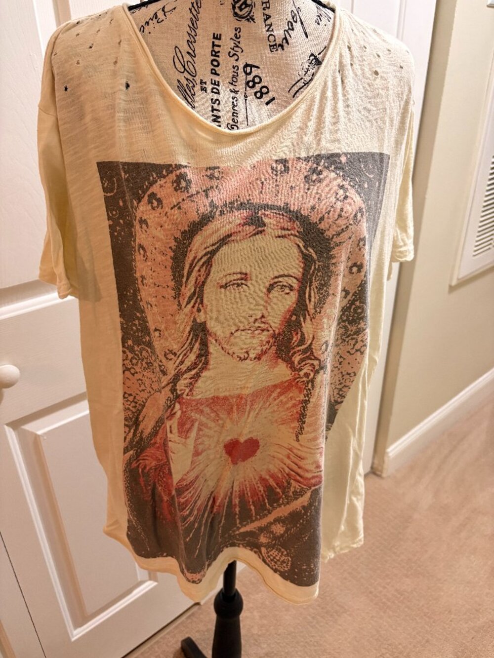 Magnolia Pearl Fountain of Mercy T #956 NWOT